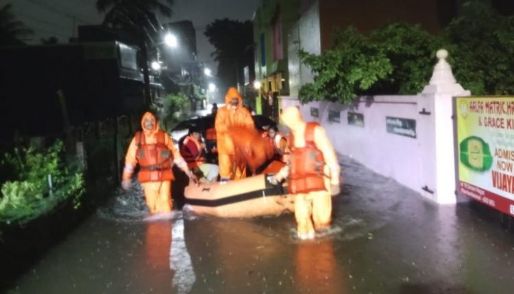 Tamil Nadu Rains: NDRF Rescues 15 People From Waterlogged Areas of Tambaram District After Heavy Rainfall Lashes Parts of Chennai As Cyclone Michaung Approaches Coast (See Pics and Video)