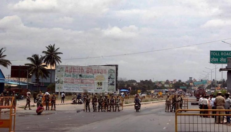 Road safety trials on at Attibele Junction which connects Karnataka, Tamil Nadu | Bengaluru