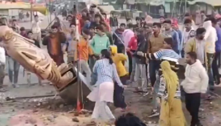 Clash erupts after Sardar Vallabhbhai Patel’s statue vandalised in MP’s Ujjain