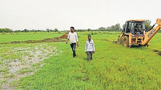 A group of farmers has been strongly opposing the decision of the government to acquire 1,777 acres of land in Devanahalli for development. (Representational Image/HT Archive)