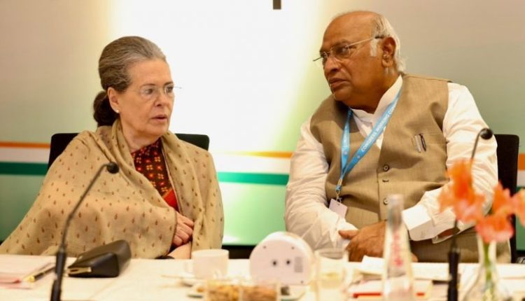 'RSS, BJP Have Made Ayodhya Temple a Political Project': Congress Leaders Mallikarjun Kharge, Sonia Gandhi and Adhir Ranjan Chowdhury Decline Ram Temple Invitation