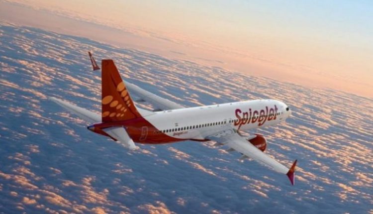 SpiceJet Passenger Gets Stuck Inside Toilet Mid-Air for Entire Journey on Bengaluru-Bound Flight; Airline To Provide Ticket Refund
