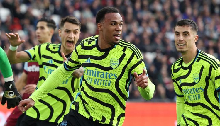 Arsenal hammer West Ham 6-0, United ignite CL hopes with 2-1 win at Villa | Football News