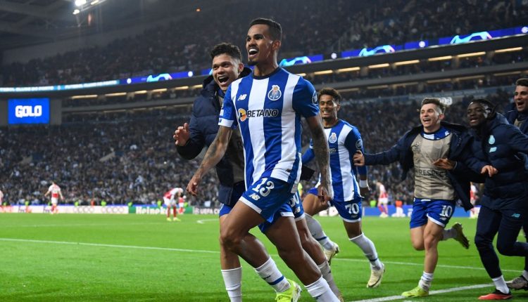 Galeno's late stunner gives Porto win over Arsenal in Champions League | Football News