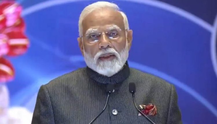 Bharat Mobility Global Expo 2024: PM Narendra Modi Interacts With Industrialists at India’s Largest and First-of-Its-Kind Mobility Exhibition (Watch Video)