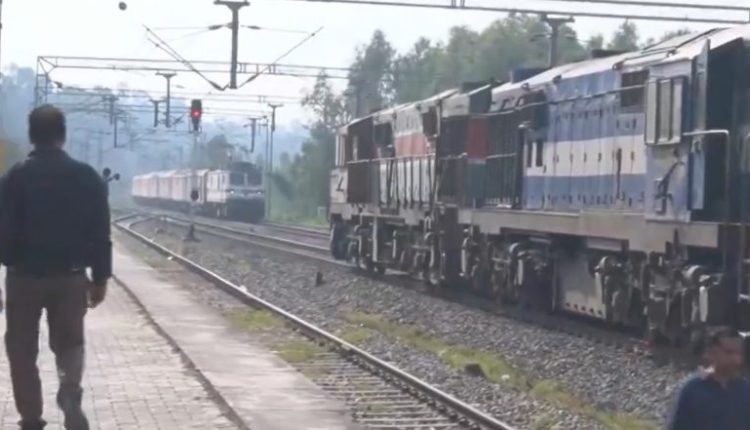 Goods Train Travels for Over 70 km From Jammu and Kashmir’s Kathua to Punjab Without Loco-Pilot; Inquiry Initiated (Watch Videos)