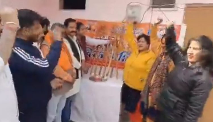 ‘Lathi Worship Ahead of Valentine’s Day’: Kranti Sena Activists Perform ‘Lath Pujan’ Ahead of February 14, Video Surfaces