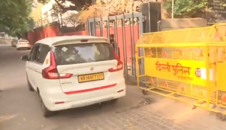 Arvind Kejriwal Arrested: Team of Doctors Arrives at ED Office for Medical Examination of Delhi CM (Watch Video)