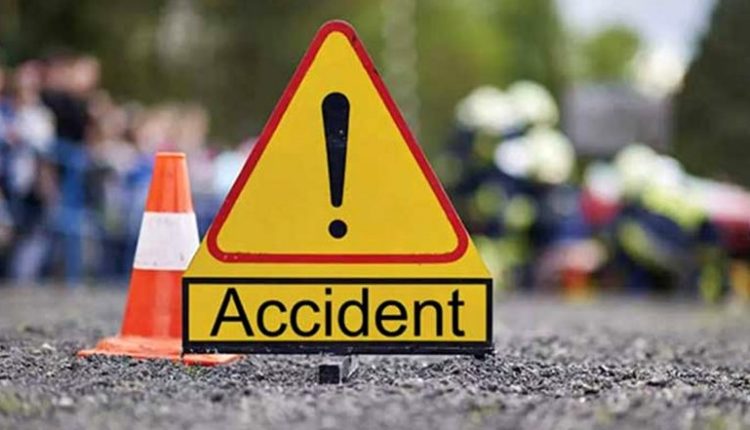 Jabalpur Road Accident: Nine Injured As Mini-Bus Overturns After Driver Dozes Off at Wheel in Madhya Pradesh