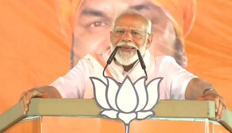 PM Modi in Bihar: Today’s Bharat Eliminates Enemies in Their Own House, Thunders Prime Minister Narendra Modi During Public Rally in Jamui (Watch Video)