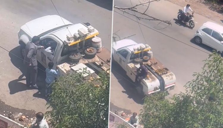 Pune Traffic Cop Caught on Camera Taking Bribe in Vimannagar, Police Respond After Video Goes Viral