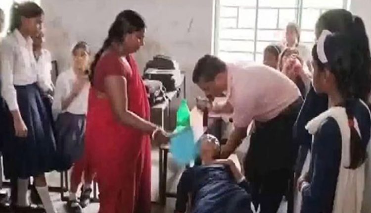 Heatwave in Bihar: 50 Students Faint at School in Shiekhpura, Severe Heat Wave Leads to Discomfort (Watch Video)