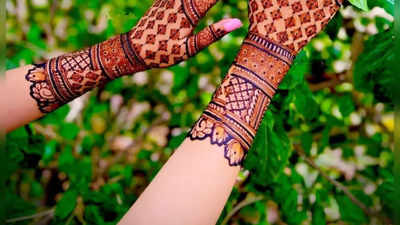 Zodiac signs who like to display their talent by mehndi