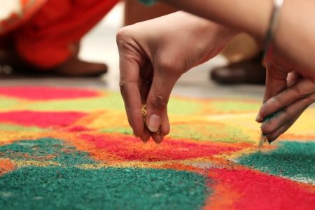 New Year 2025 Muggulu With Colours: Rangoli Designs and Beautiful Patterns To Celebrate First Day of the New Year (Watch Videos)