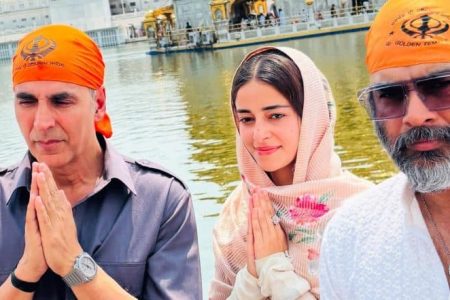 ‘Sir Jhukaya, Sukun Paya’: Akshay Kumar, R Madhavan, Ananya Panday Offer Prayers at Golden Temple Ahead of ‘Kesari 2’ Release