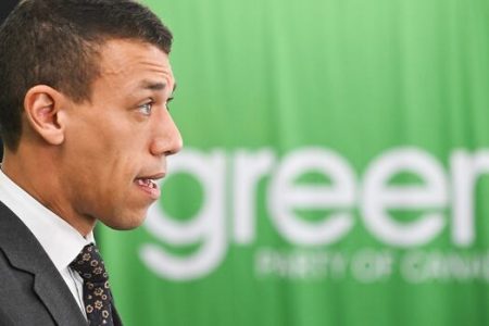 Debates commission defends inviting Greens despite party’s candidate shortage