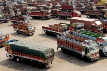 Fuel Price Hike: Truckers’ Strike To Begin at Midnight on April 15 Against Petrol-Diesel Price Hike, Toll-Related Issues