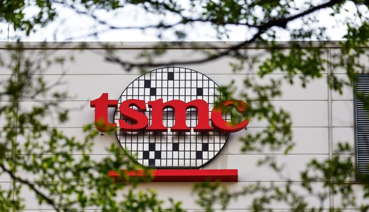 TSMC sticks with its revenue forecast after profit tops estimates despite Trump trade worries