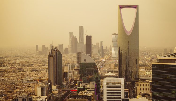 Tanking oil prices could double Saudi Arabia's deficit