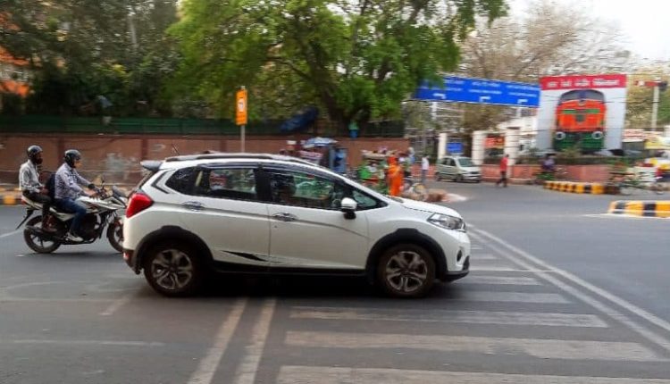Bad News for EOL Vehicle Owners! Fuel Stations To Not Sell Fuel To End-of-Life Vehicles in Delhi, Govt Plans To Impound Older Vehicles Starting July 1; Check Details