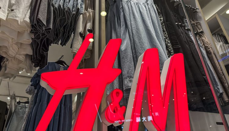 H&M (HMB) earnings, Q2 FY25