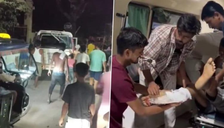 Vaishali Car Crash: Several Injured After Speeding SUV Rams Into Crowd in Bihar, Locals Thrash Driver and Set Vehicle on Fire (Watch Video)