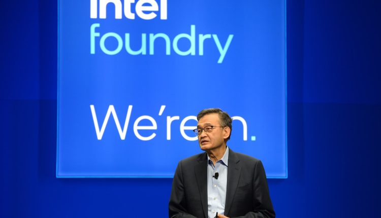 Intel drops 9% as chipmaker's foundry business axes projects
