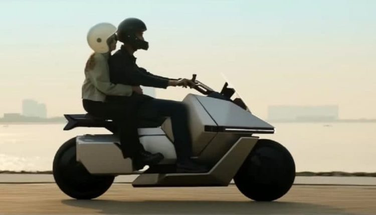 Omo X Electric Scooter Unveiled: China-Based Omoway Company Showcases Its Self-Driving E-Scooter, Check Expected Launch Timeline and Likely Price