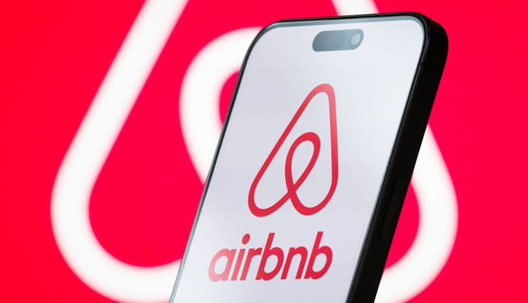 Airbnb beats on top and bottom lines for second quarter