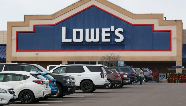 Lowe's (LOW) Q2 2025 earnings