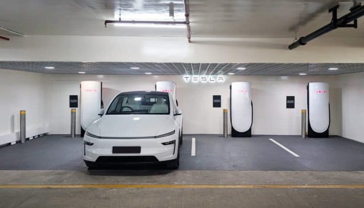 Tesla India Launches First Supercharger Hub in Mumbai’s BKC; Check Charging Price and Other Details