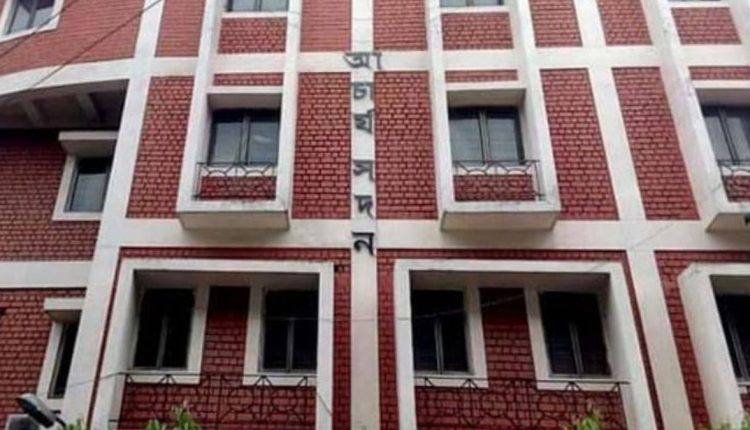 Bengal School Job Aspirants March To Bikash Bhavan, Slam WBSSC Grace Marks Policy As Unfair