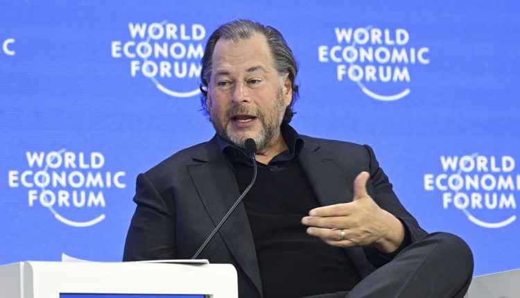 Salesforce stock slumps on disappointing guidance