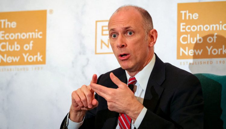 Chicago Fed's Goolsbee says he's cautious about further rate cuts during shutdown