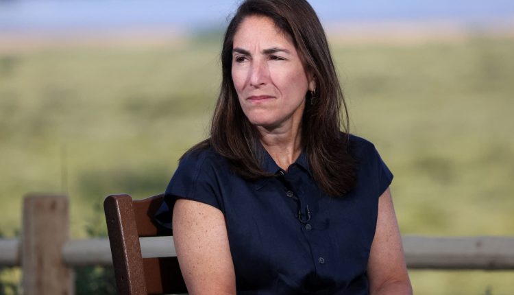 Cleveland Fed's Hammack supports keeping rates around current 'barely restrictive' level