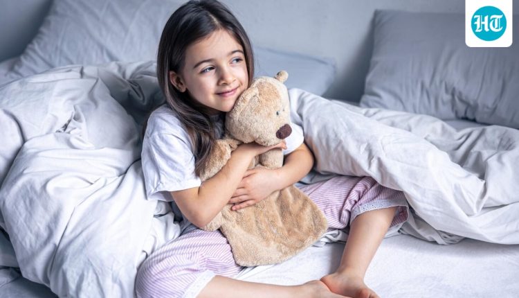 Children fussy at bedtime? Psychotherapist shares 4 tips to help kids build healthy sleep habits
