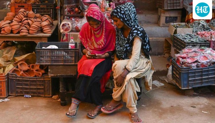 Rajasthan panchayat bans smartphones for women in 15 villages of Jalore