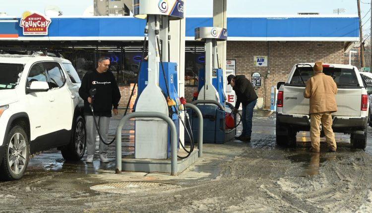 AAA says a gallon hits 4-year low as holiday travel starts