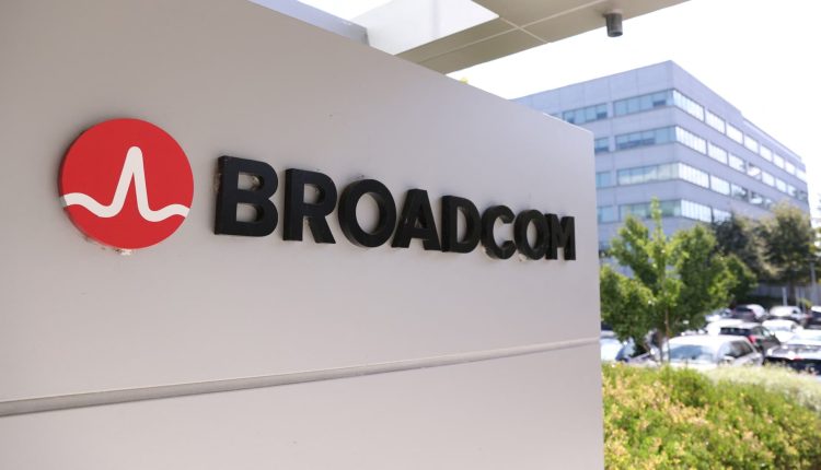 Broadcom (AVGO) Q4 earnings 2025