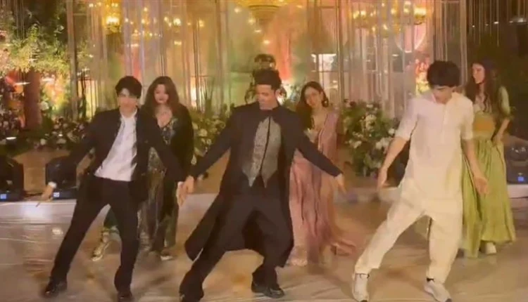 Hrithik Roshan Dances His Heart Out To Party Song ‘Ishq Tera Tadpave’ With Sons Hrehaan and Hridhaan at Cousin Eshaan Roshan’s Wedding Festivities (Watch Video)
