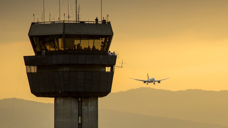 Why the U.S. doesn't have enough air traffic controllers